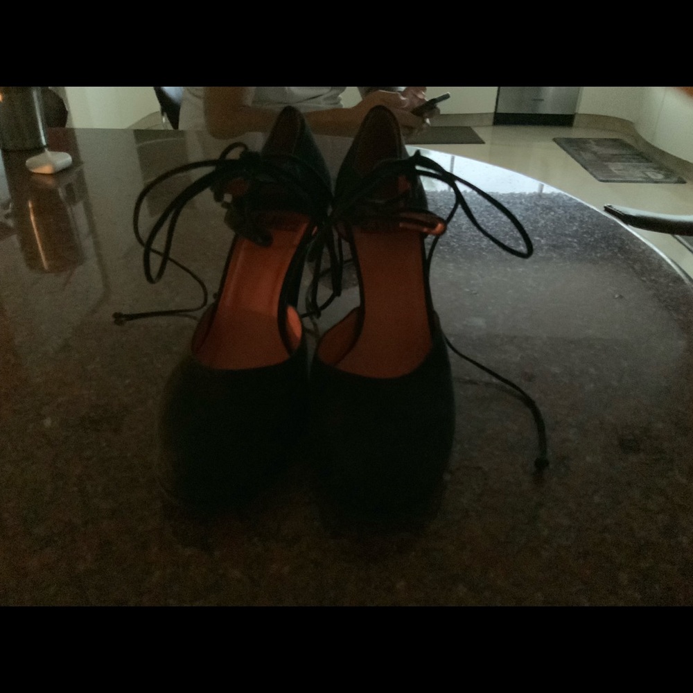 Shoes - Picture 4 of 6